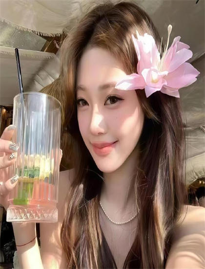 校园剧艺术分析：《离婚后我成了神秘首富》的市场表现与观众反响 ——校园剧的专业鉴赏